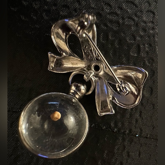 VTG Coro Signed Silver Tone Bow Brooch Pin Mustard Seed Encased in Clear Orb - Picture 2 of 8